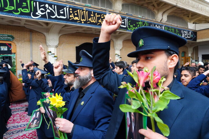عهد بیعت خادمان حرم بانوی کرامت با سومین رهبر انقلاب