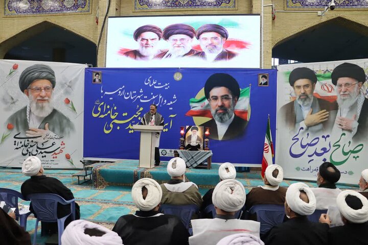 تصاویر/ بیعت علمای شیعه و اهل سنت شهرستان ارومیه با آیت الله سید مجتبی خامنه ای