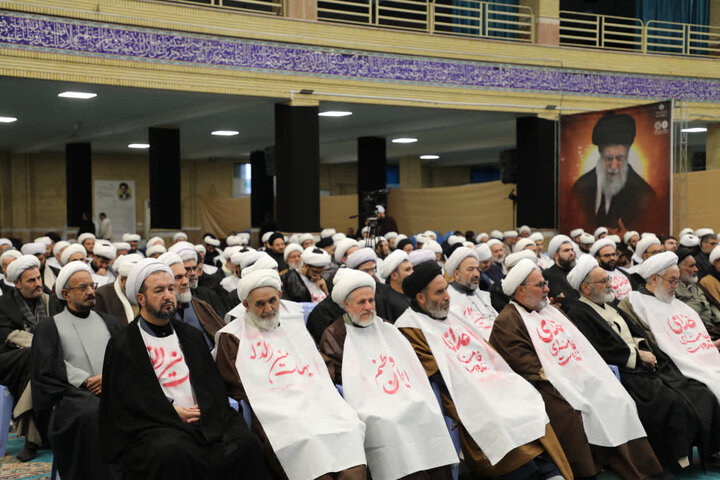 تصاویر/ بیعت علمای شیعه و اهل سنت شهرستان ارومیه با آیت الله سید مجتبی خامنه ای