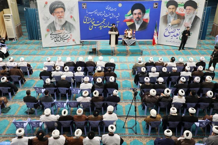 تصاویر/ بیعت علمای شیعه و اهل سنت شهرستان ارومیه با آیت الله سید مجتبی خامنه ای