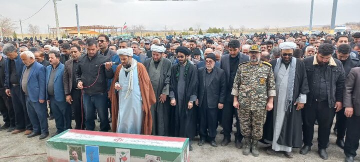 تصاویر/مراسم تشییع و خاکسپاری پیکر شهید مدافع وطن شهید اسفندانی در کمیجان