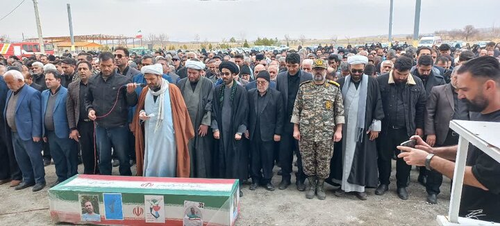 تصاویر/مراسم تشییع و خاکسپاری پیکر شهید مدافع وطن شهید اسفندانی در کمیجان