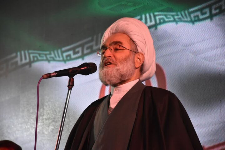 تصاویر/ بیعت مردم دیار میرزا کوچک خان با سومین رهبر انقلاب اسلامی ایران