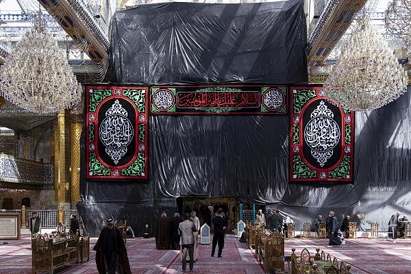 Al-Abbas Holy Shrine spreads black banners in commemoration of the martyrdom anniversary of Imam Ali (peace be upon him)