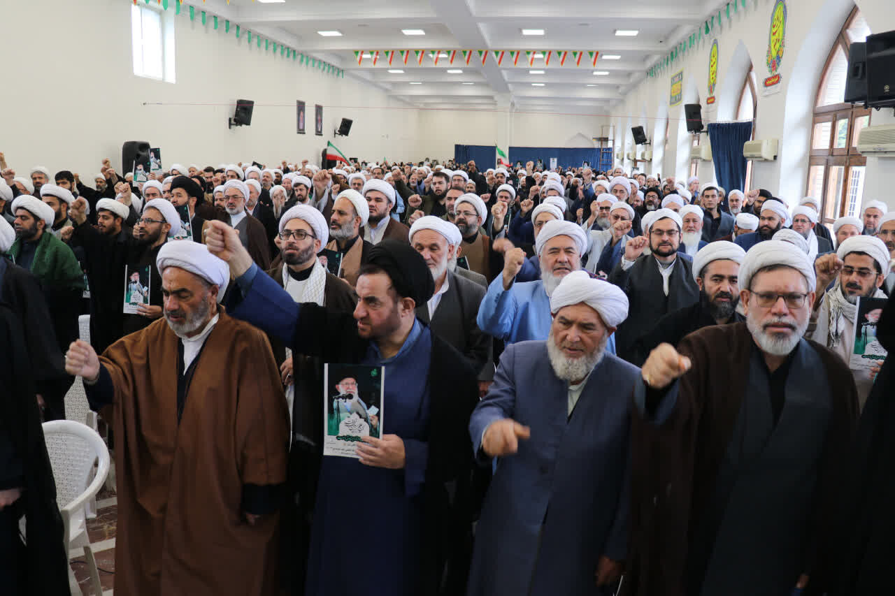تصاویر/ بیعت علما و روحانیون گلستان با سومین رهبر انقلاب اسلامی