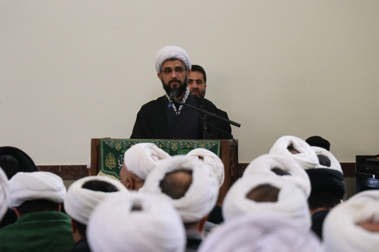 تصاویر/ بیعت علما و روحانیون گلستان با سومین رهبر انقلاب اسلامی