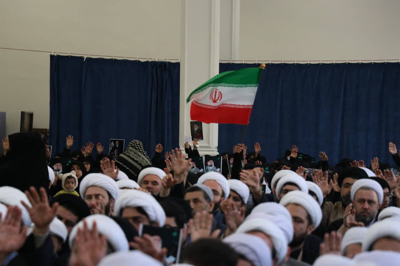 تصاویر/ بیعت علما و روحانیون گلستان با سومین رهبر انقلاب اسلامی