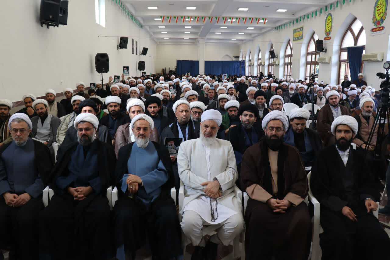 تصاویر/ بیعت علما و روحانیون گلستان با سومین رهبر انقلاب اسلامی