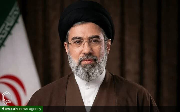 با انتخاب آیت‌الله مجتبی خامنه‌ای(مدظله العالی)  به رهبری، امت اسلامی از یک آزمون سخت عبور کرد