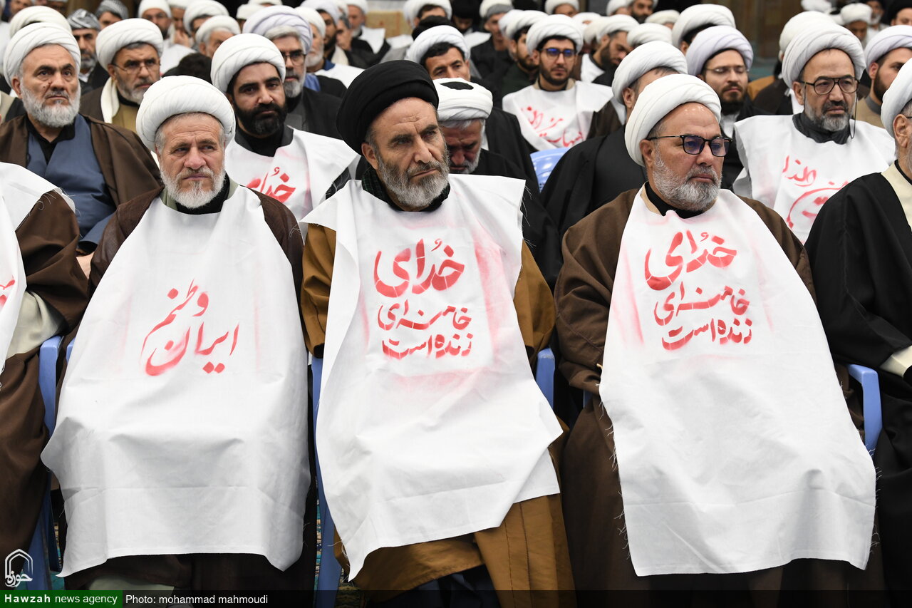 فیلم |  بیعت علمای شیعه و اهل سنت شهرستان ارومیه با آیت الله سید مجتبی خامنه ای