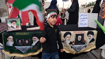 فیلم| کودکان دوراهکی فریاد انتقام‌خواهی خون رهبر شهید سر دادند