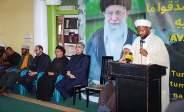 مسلمانان تانزانیا با برپایی مراسم های گسترده، شهادت آیت الله العظمی خامنه ای را گرامی داشتند+ تصاویر