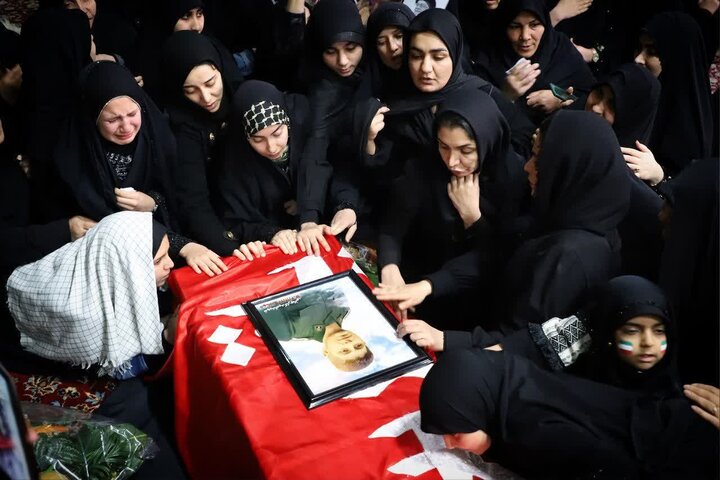 تصاویر/برگزاری مراسم شبی با شهید والامقام امید کارچانی در مصلی اراک