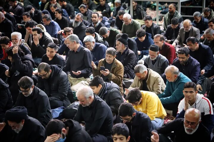 تصاویر/برگزاری مراسم شبی با شهید والامقام امید کارچانی در مصلی اراک