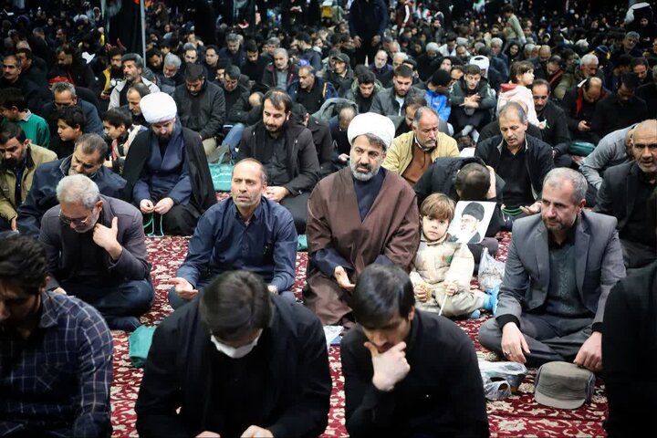 تصاویر/برگزاری مراسم شبی با شهید والامقام امید کارچانی در مصلی اراک