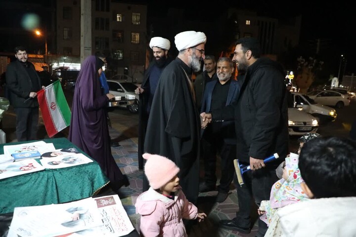تصاویر/ بازدید نماینده ولی‌فقیه در استان در مواکب عزای سطح شهر سمنان