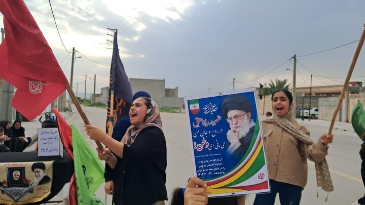 تصاویر/ بیعت با رهبر انقلاب به سبک کودکان دوراهک