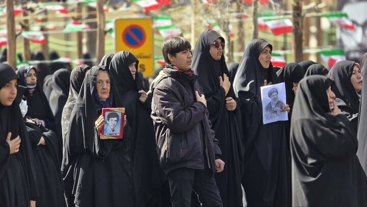 تصاویر/ مراسم باشکوه تشییع چهار شهید مدافع وطن درکاشان