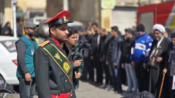 تصاویر/ مراسم باشکوه تشییع چهار شهید مدافع وطن درکاشان