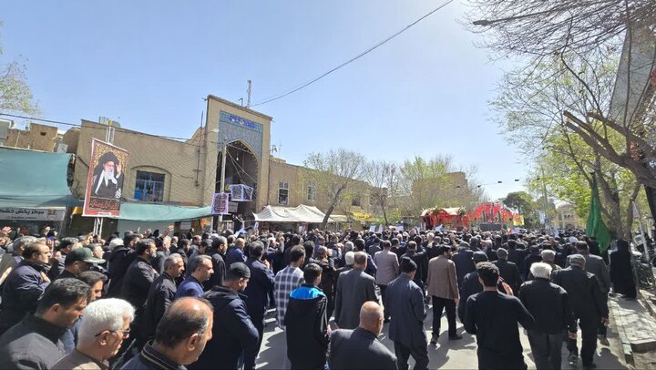 تصاویر/ مراسم باشکوه تشییع چهار شهید مدافع وطن درکاشان