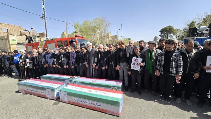 تصاویر/ مراسم باشکوه تشییع چهار شهید مدافع وطن درکاشان