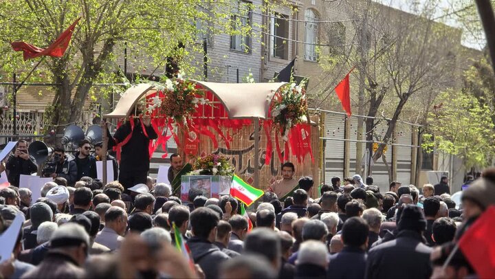 تصاویر/ مراسم باشکوه تشییع چهار شهید مدافع وطن درکاشان