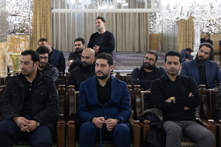 تصاویر/  دیدار جمعی از فعالان رسانه‌ای مشهد با تولیت آستان قدس رضوی