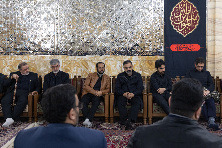 تصاویر/  دیدار جمعی از فعالان رسانه‌ای مشهد با تولیت آستان قدس رضوی