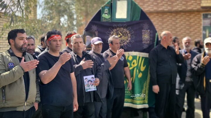 آیین سنتی نخل‌برداری به مناسبت شهادت امام علی (ع)درحسین‌آباد کویر