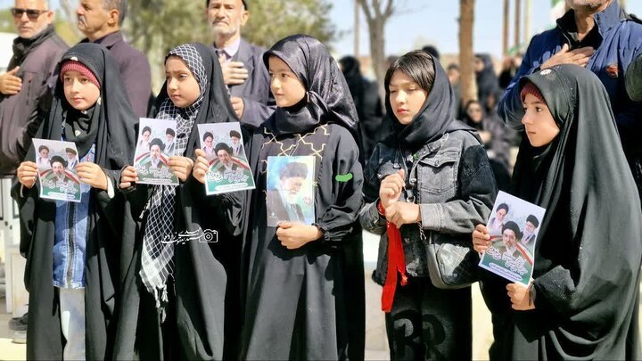 آیین سنتی نخل‌برداری به مناسبت شهادت امام علی (ع)درحسین‌آباد کویر