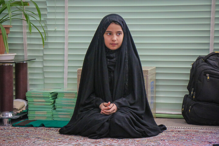 تصاویر/ عرض تسلیت و تبریک اهالی رسانه قم خدمت خانواده شهید سلیمی از همکاران رسانه‌ای