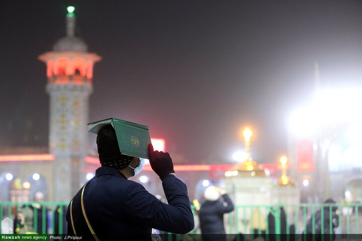 Photos/ La nuit bénie du 21 Ramadan illuminée par les prières des fidèles au sanctuaire de Hazrat Masoumeh (s)