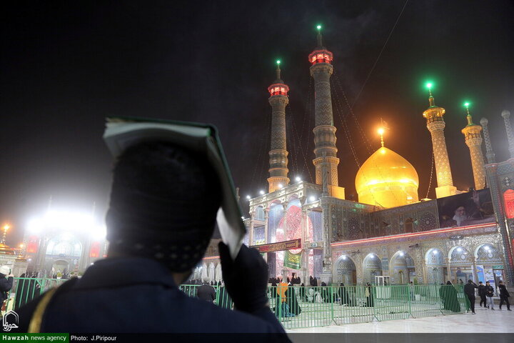 Photos/ La nuit bénie du 21 Ramadan illuminée par les prières des fidèles au sanctuaire de Hazrat Masoumeh (s)