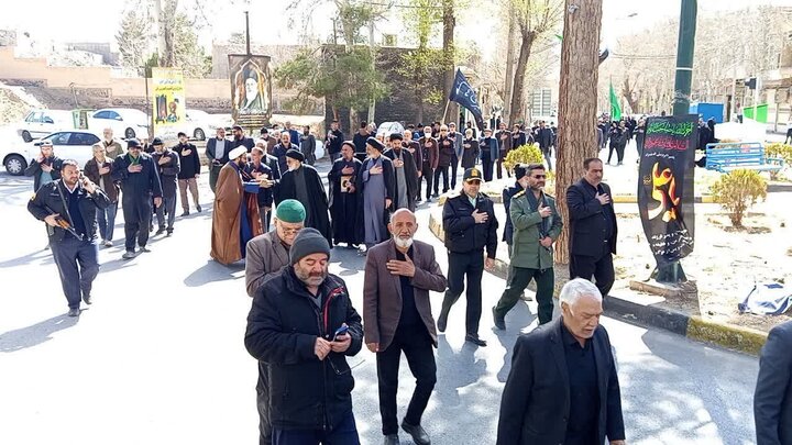 تصاویر/ حرکت هیات مذهبی شهر نطنز در سوگ شهادت امام علی (ع)و امام قائد