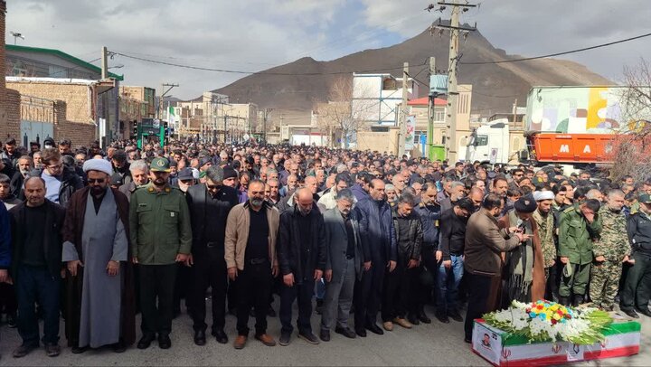 تصاویر/برگزاری مراسم تشییع پیکر سرباز وطن، شهید در شازند