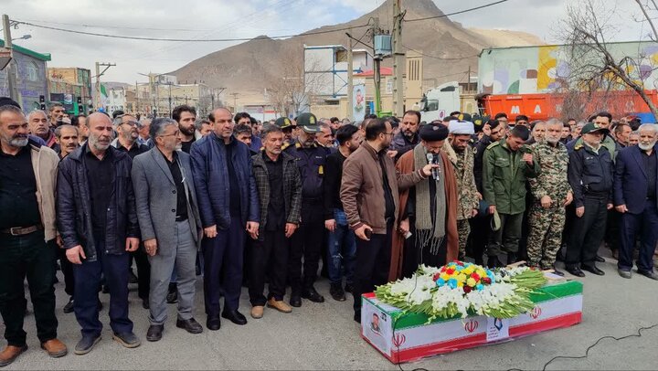 تصاویر/برگزاری مراسم تشییع پیکر سرباز وطن، شهید در شازند