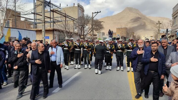 تصاویر/برگزاری مراسم تشییع پیکر سرباز وطن، شهید در شازند