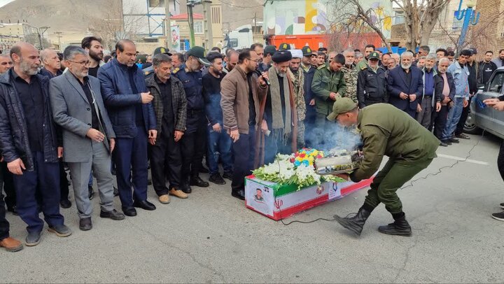 تصاویر/برگزاری مراسم تشییع پیکر سرباز وطن، شهید در شازند
