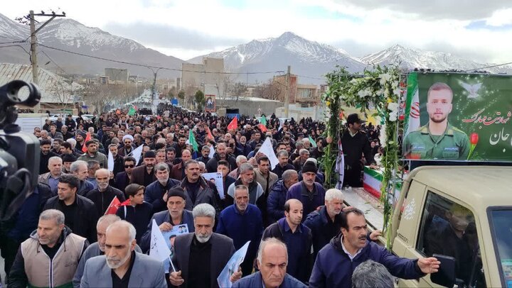 تصاویر/برگزاری مراسم تشییع پیکر سرباز وطن، شهید در شازند