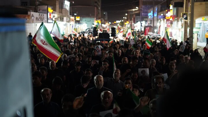 تصاویر/خروش اهالی باغیرت کوی ملت اهواز در بیعت با سومین رهبر انقلاب اسلامی ایران