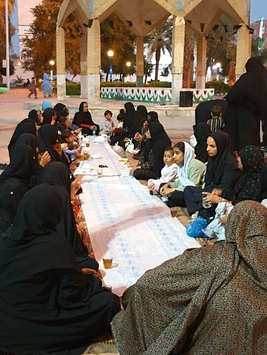تصاویر/ برنامه های فرهنگی مدارس علمیه شهرستان ایرانشهر در فراق قائد امت حضرت آیت الله خامنه‌ای(ره)