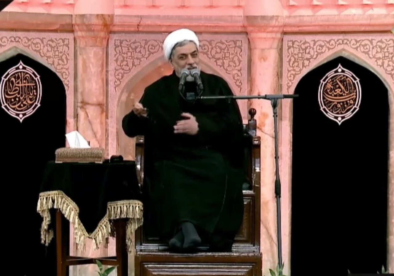 اطاعت از رهبر اسلامی و صبر، از عوامل تحقق نصرت الهی است
