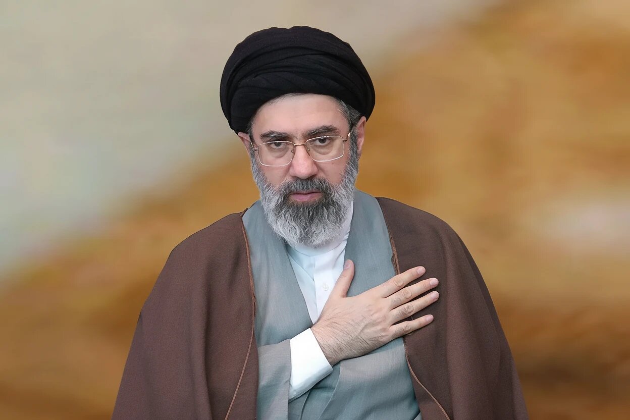 بیعت طلاب و روحانیون بسیجی یزد با حضرت آیت الله سیدمجتبی خامنه ای
