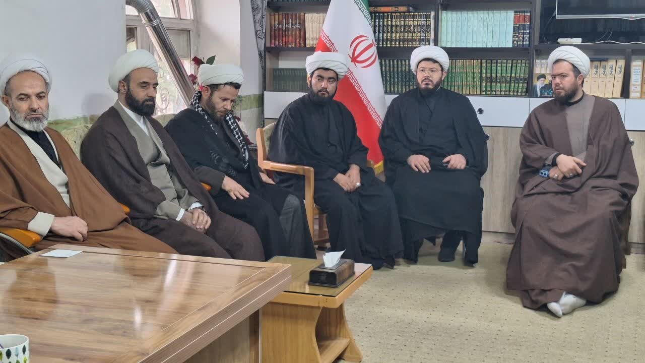 بیعت علمای میاندوآب با حضرت آیت الله سید مجتبی خامنه ای + تصاویر