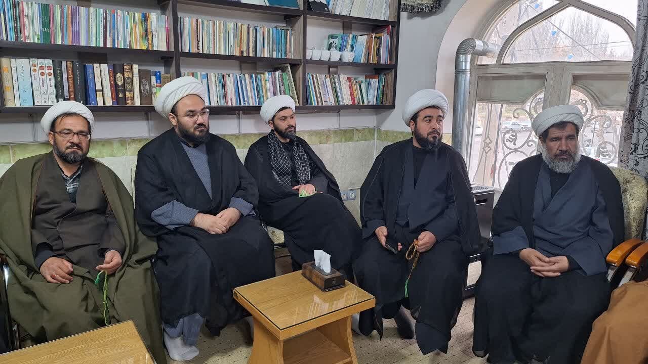 بیعت علمای میاندوآب با حضرت آیت الله سید مجتبی خامنه ای + تصاویر