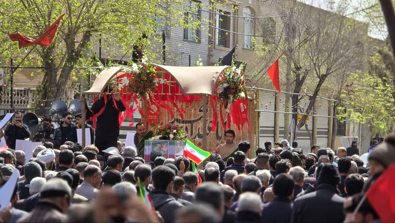 پیکر مطهر ۴ شهید مدافع وطن جنگ رمضان در کاشان تشییع شد