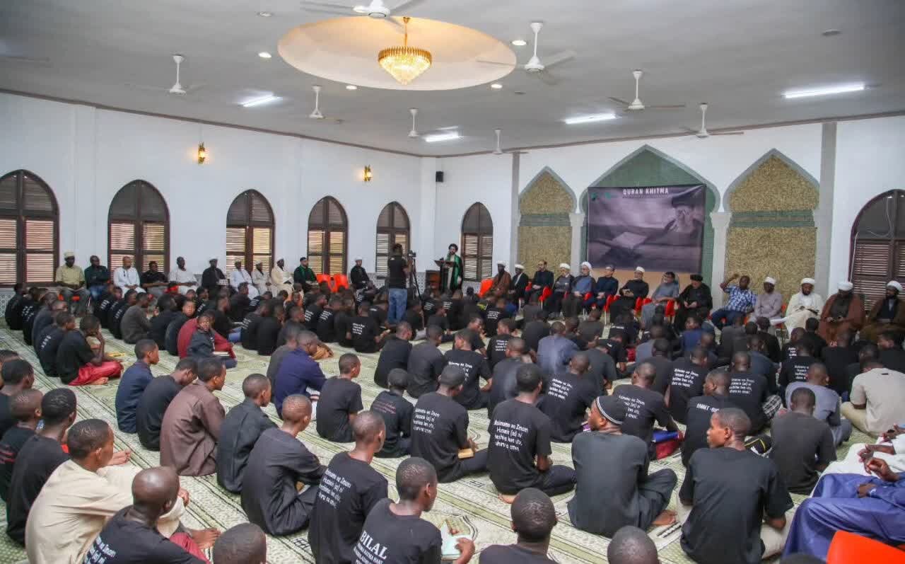 Waislamu Tanzania Wamuombea Dua Shahidi wa Mapinduzi ya Iran, Ayatollah Sayyed Khamenei (ra) + Picha