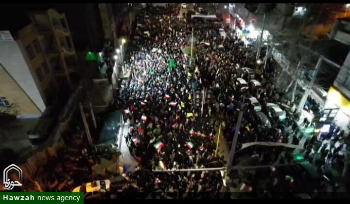 فیلم| تجمع باشکوه خرم آبادی ها در شب دوازدهم جنگ
