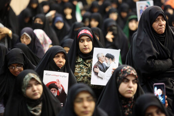 انتشار یک دست‌نوشته از حضرت آیت الله سید مجتبی خامنه‌ای برای اولین‌بار
