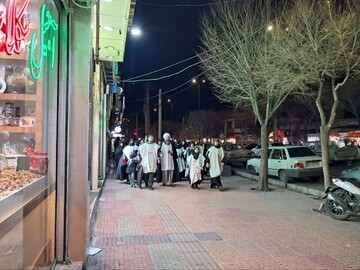 تصاویر / پرشور طلاب شهر اراک در اجتماعات شبانه به صورت کفن‌پوش